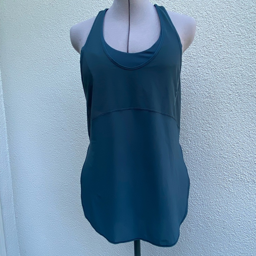 Lululemon Women’s 4 Twist Around or 2-in-1 tank sports bra & racerback size 6